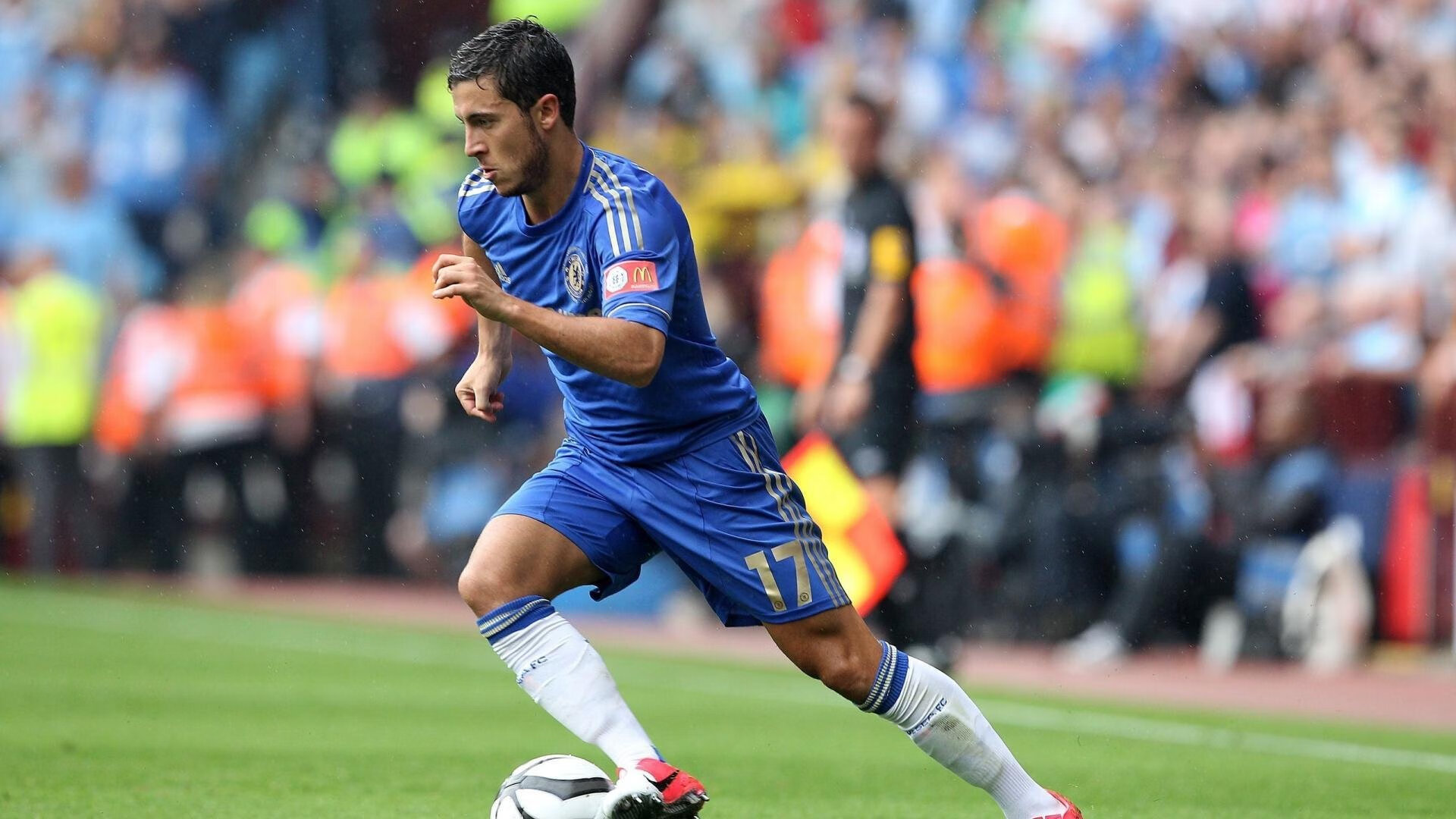 勇士主帅带队观看经典比赛强化战术意识，勇士主场震撼开幕